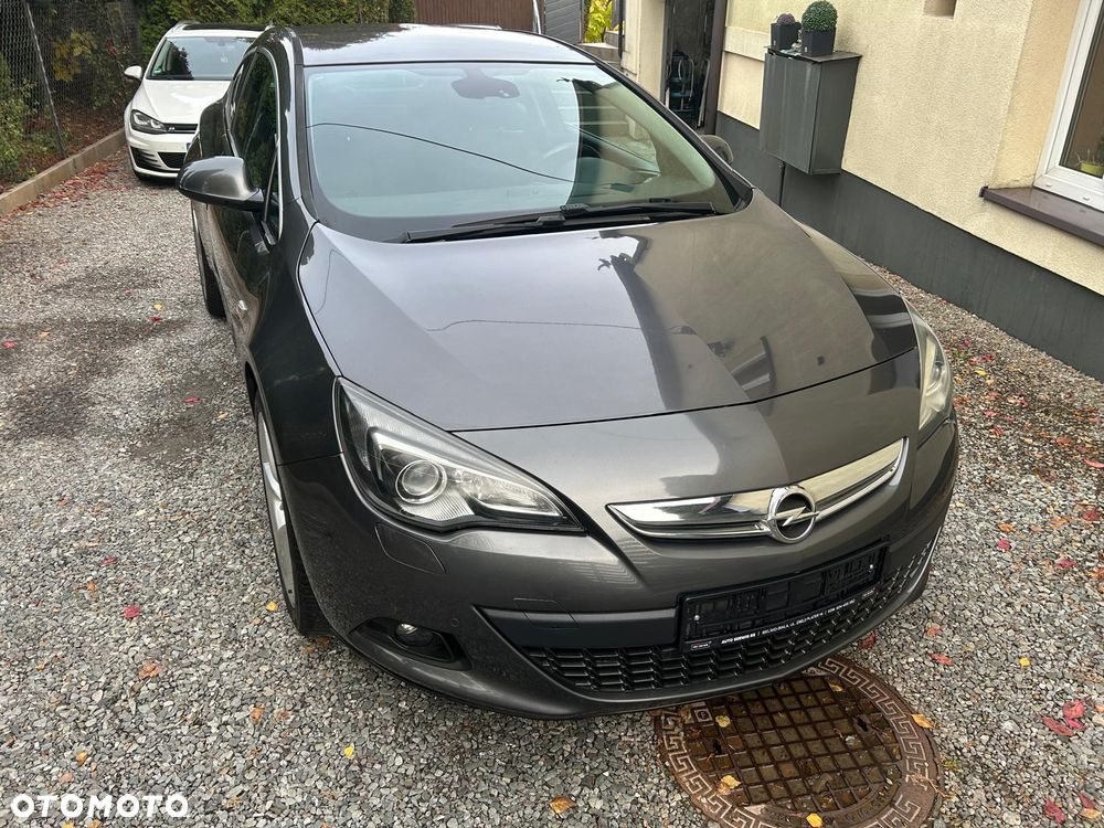 Opel Astra 2012 photo 3