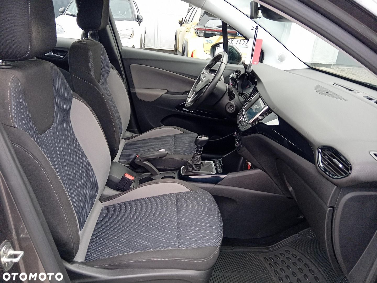 Opel Crossland X - 11