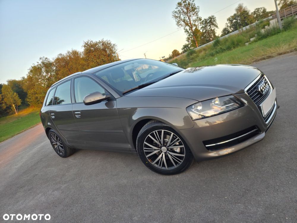 Audi A3 Sportback - 2