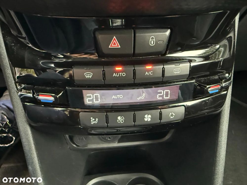 Peugeot 208 1.2 PureTech Allure - 14