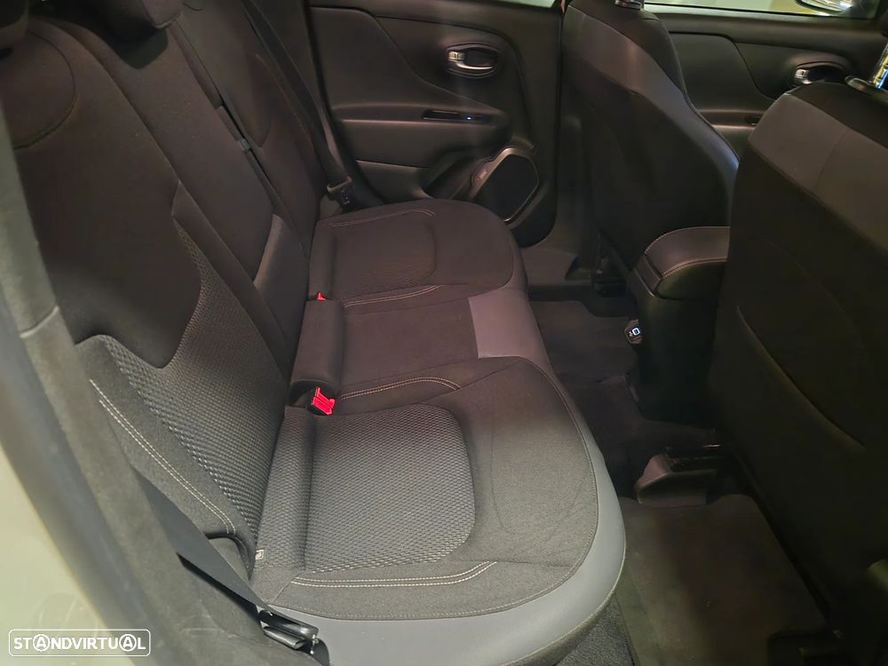 Jeep Renegade 1.6 MJD Sport - 33