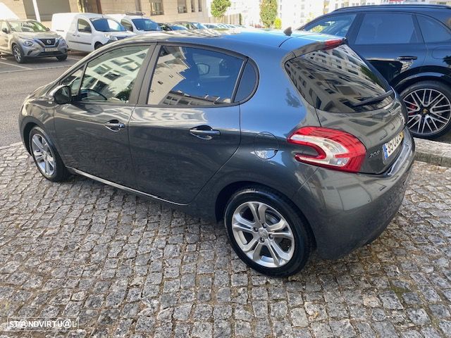 Peugeot 208 1.2 PureTech Style - 10