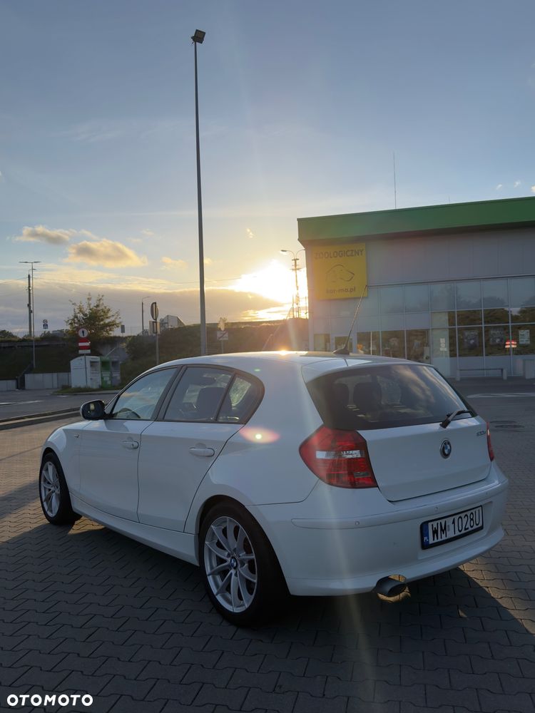 BMW Seria 1 120d DPF Edition Sport - 12