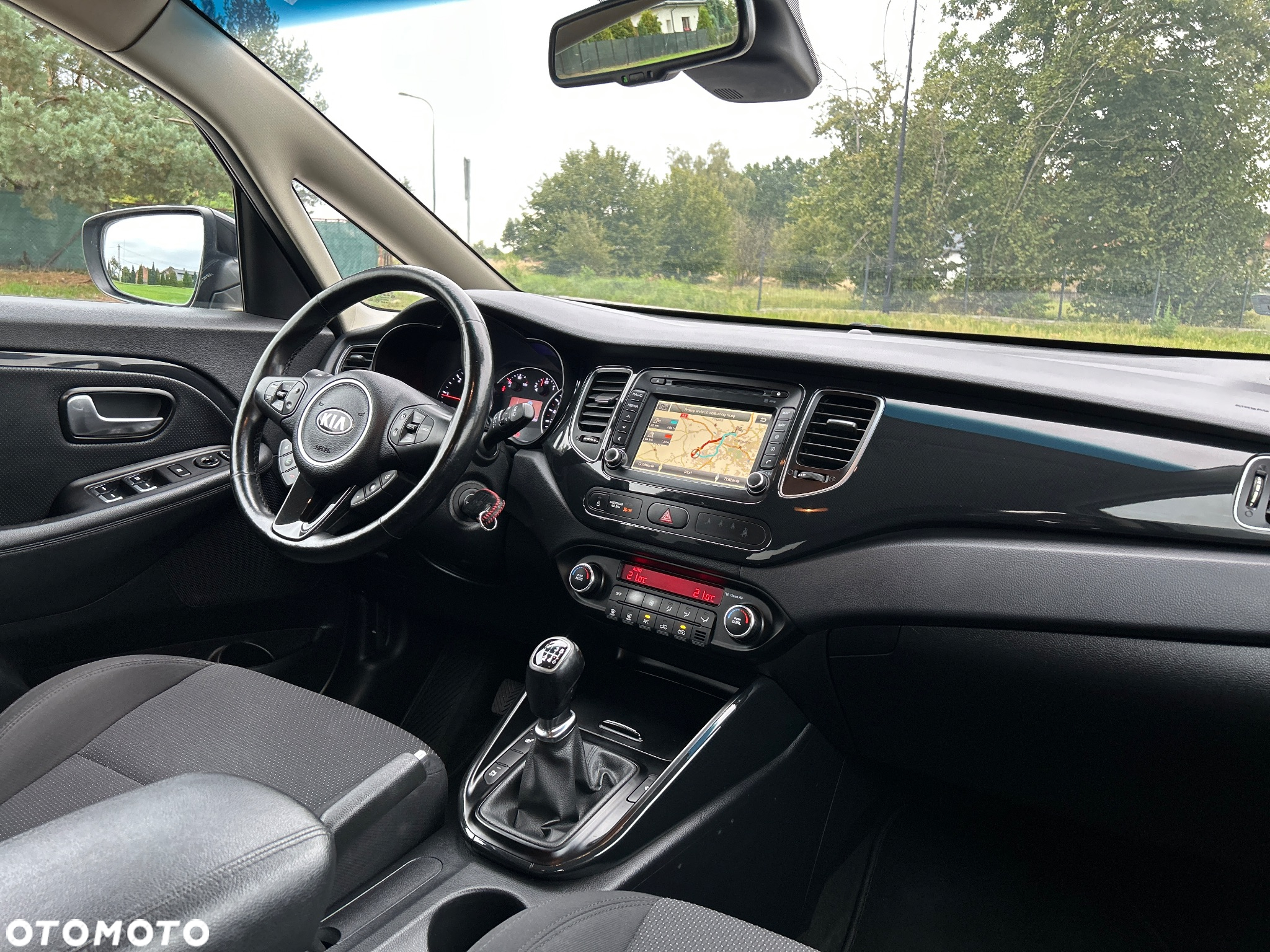 Kia Carens 1.7 CRDi Business Line - 26