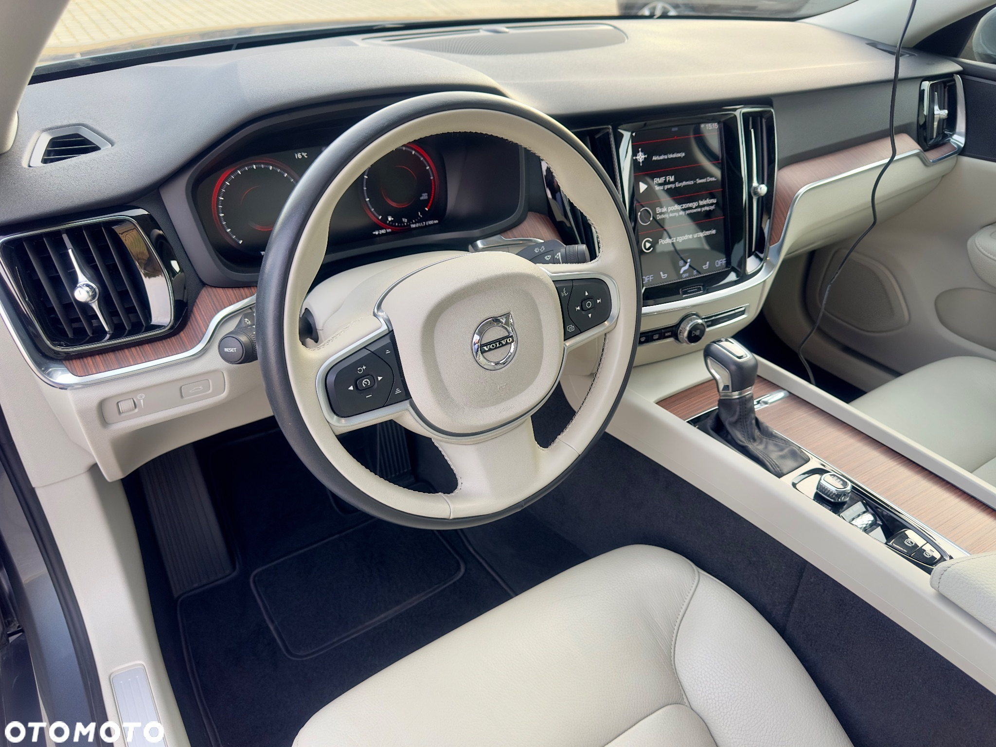 Volvo S60 T6 AWD Momentum Pro - 12
