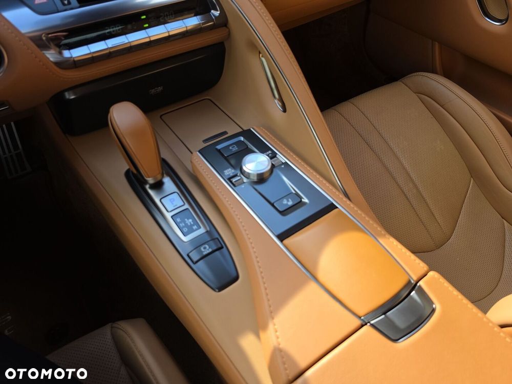 Lexus LC 500 Superturismo - 28