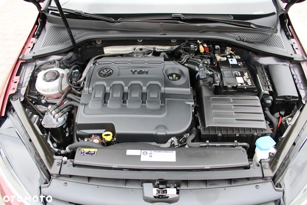 Volkswagen Golf 1.6 BlueTDI DSG Trendline - 32