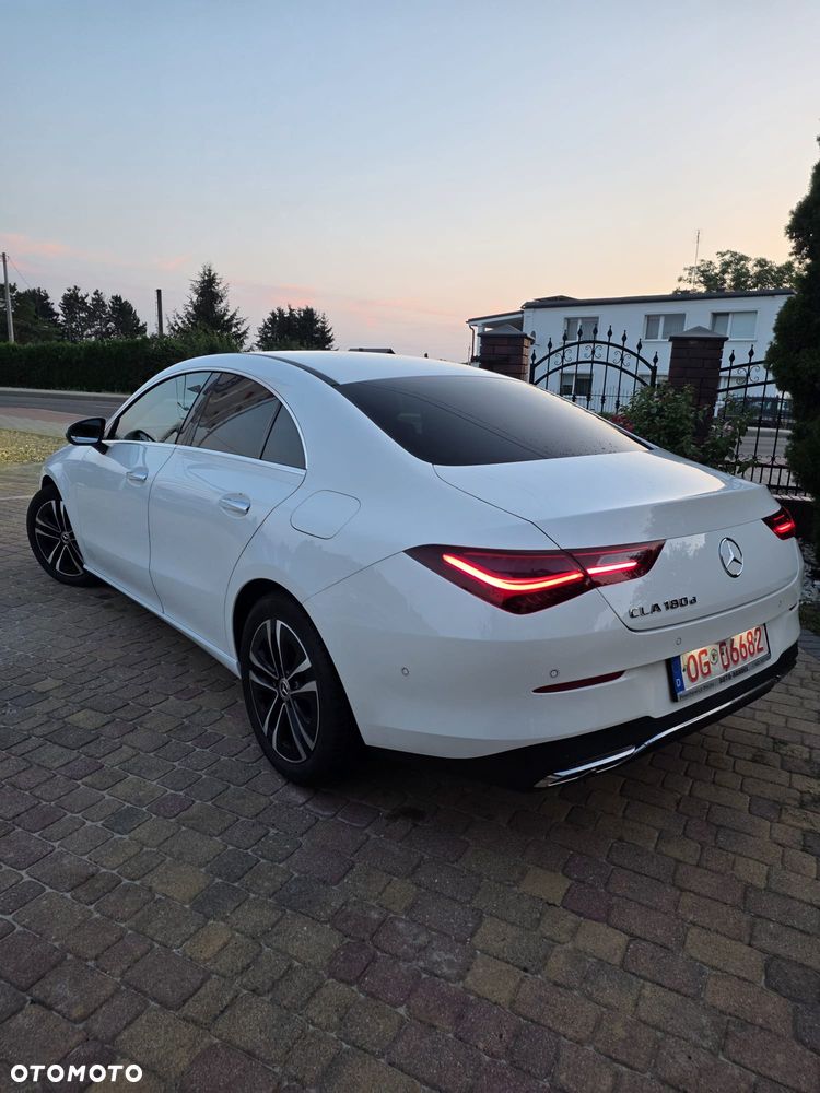 Mercedes-Benz CLA 180 d Progressive 8G-DCT - 12