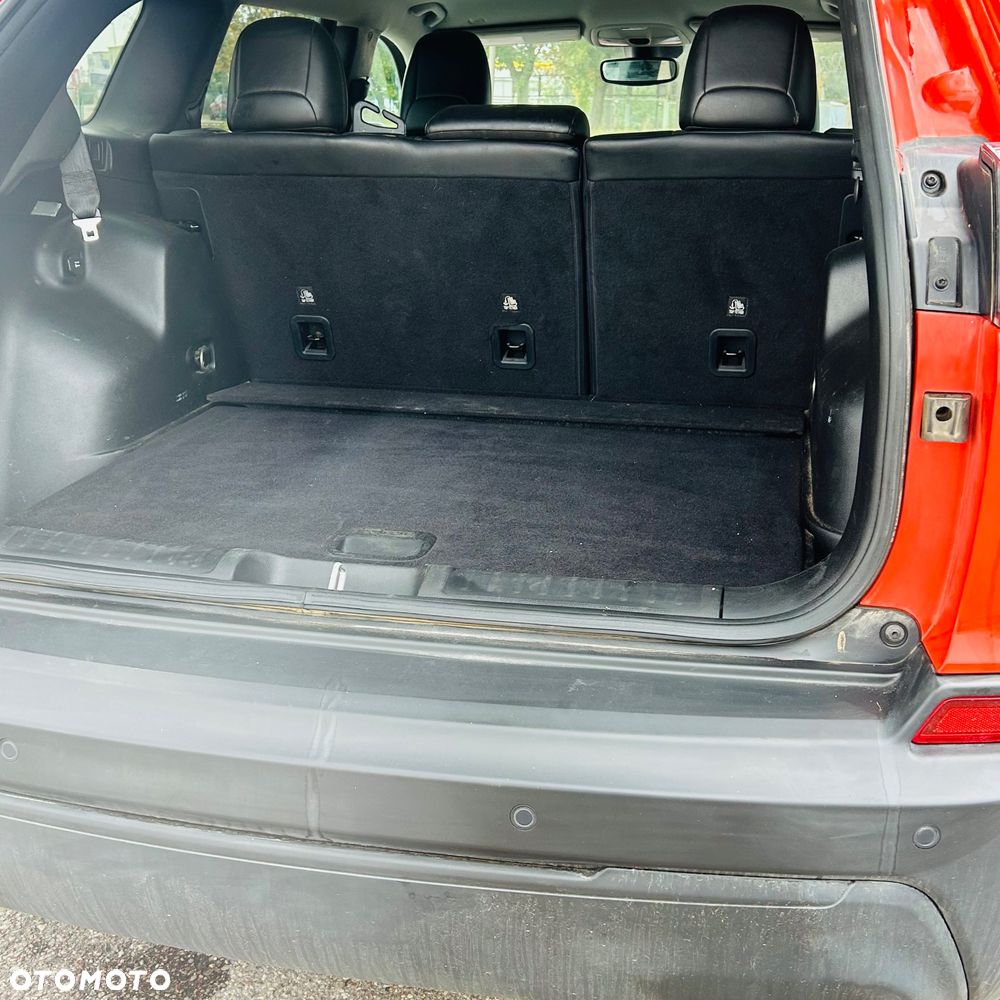 Jeep Cherokee - 12