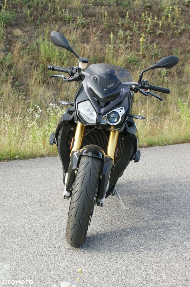 BMW S - 5