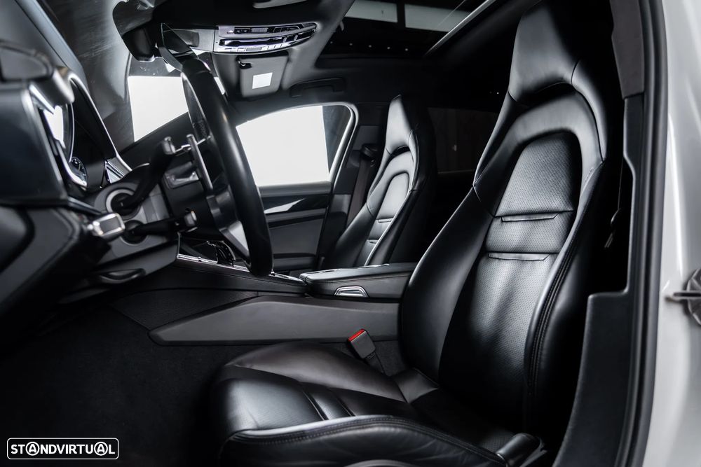 Porsche Panamera Sport Turismo - 34