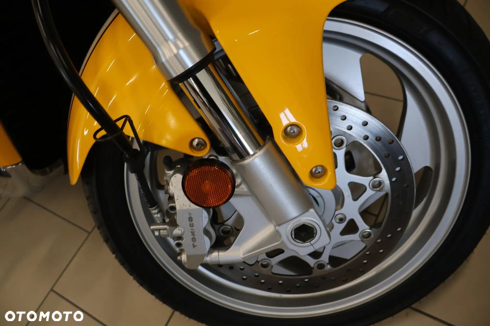 Suzuki Intruder - 27