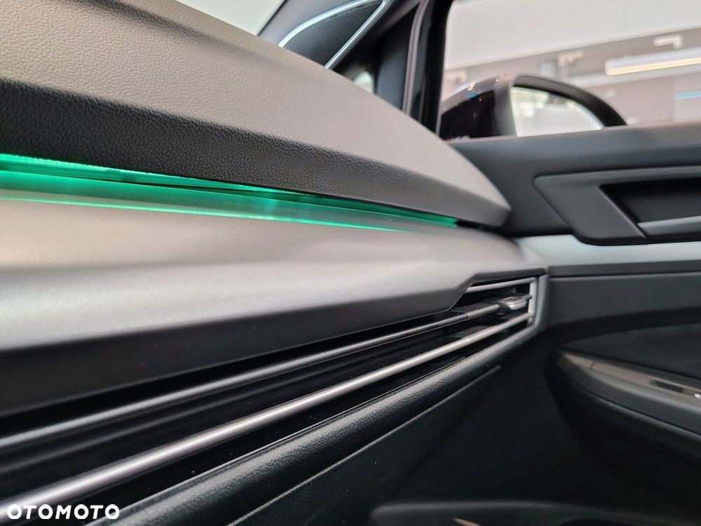 Volkswagen Golf - 25