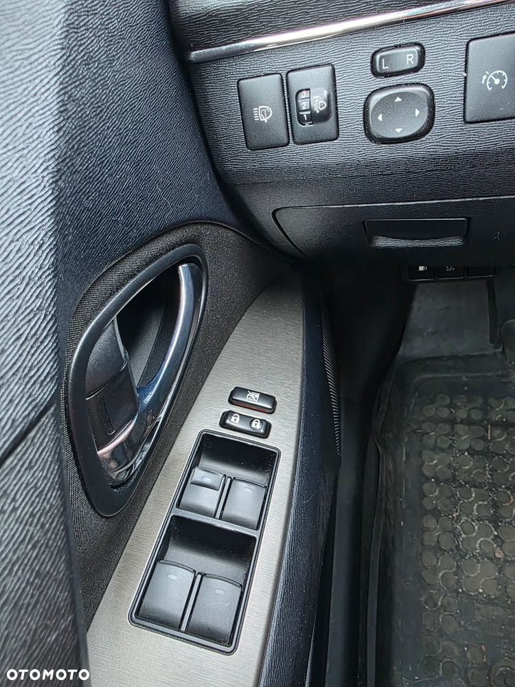 Toyota Avensis 2.0 D-4D Sol plus+NAVI - 21