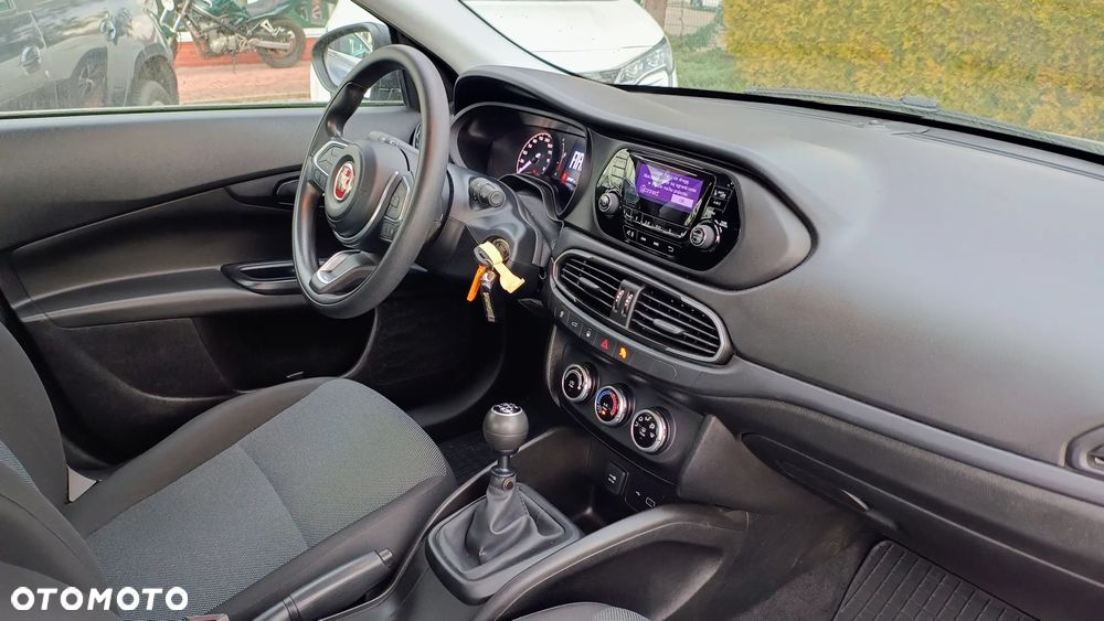 Fiat Tipo 1.4 16V Easy EU6d - 11