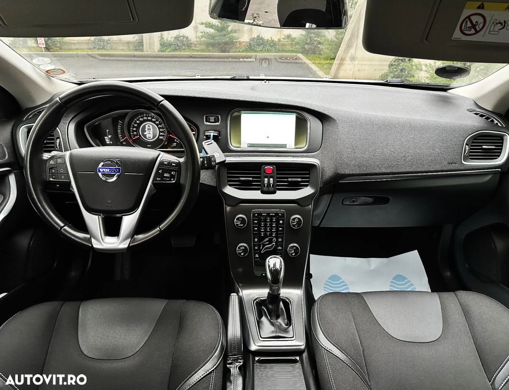 Volvo V40 D2 Geartronic Summum - 6