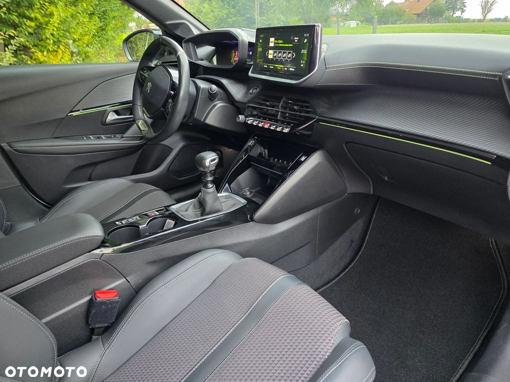 Peugeot 208 PureTech 100 GT Pack - 32