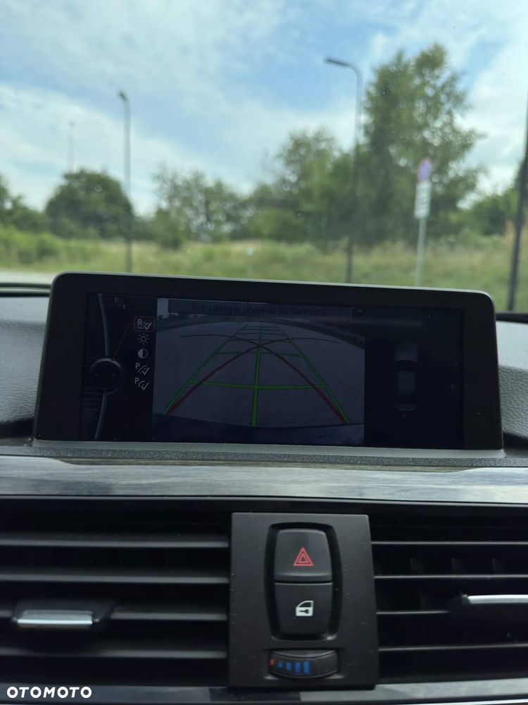 BMW Seria 3 328i xDrive Sport-Aut Luxury Line - 19