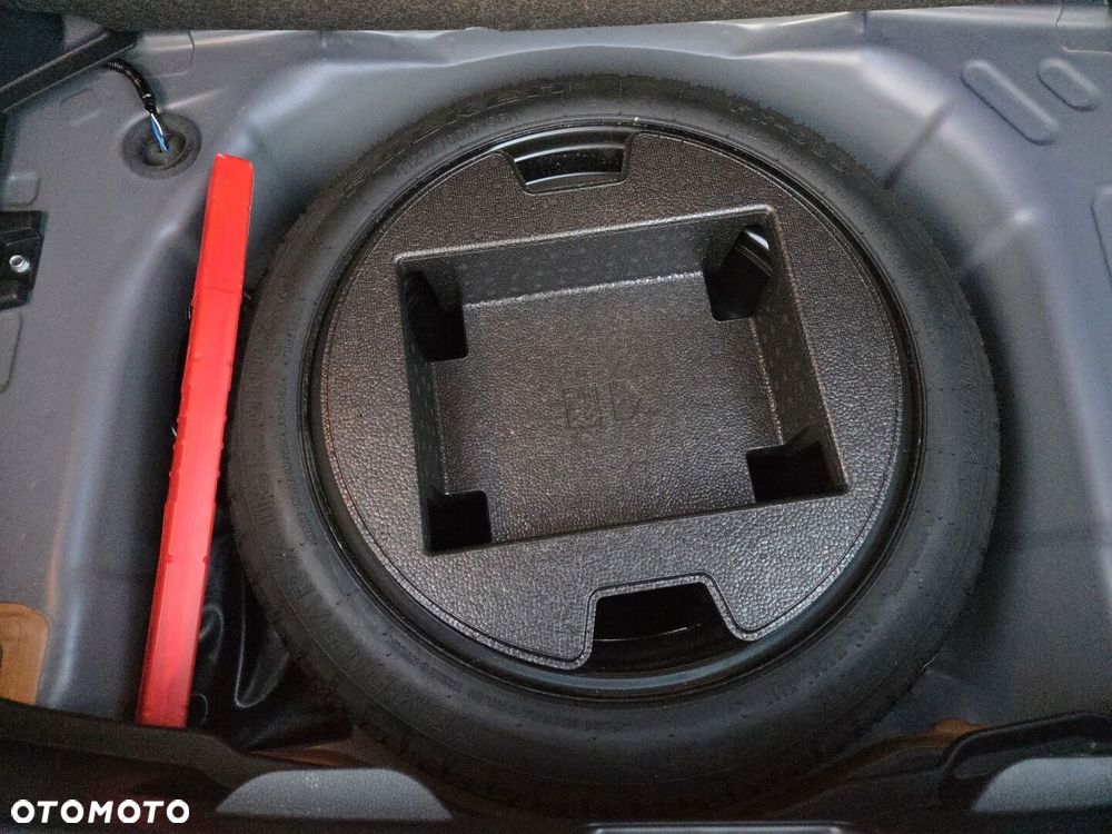 Toyota Yaris Hybrid 1.5 Style - 26