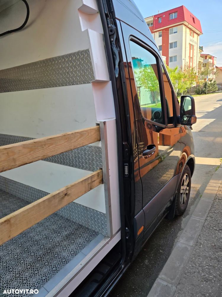 Mercedes-Benz Sprinter - 11