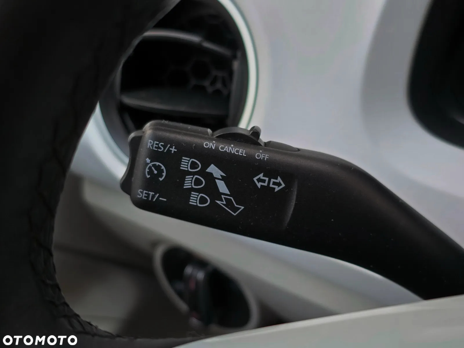 Volkswagen up! 1.0 beats - 23
