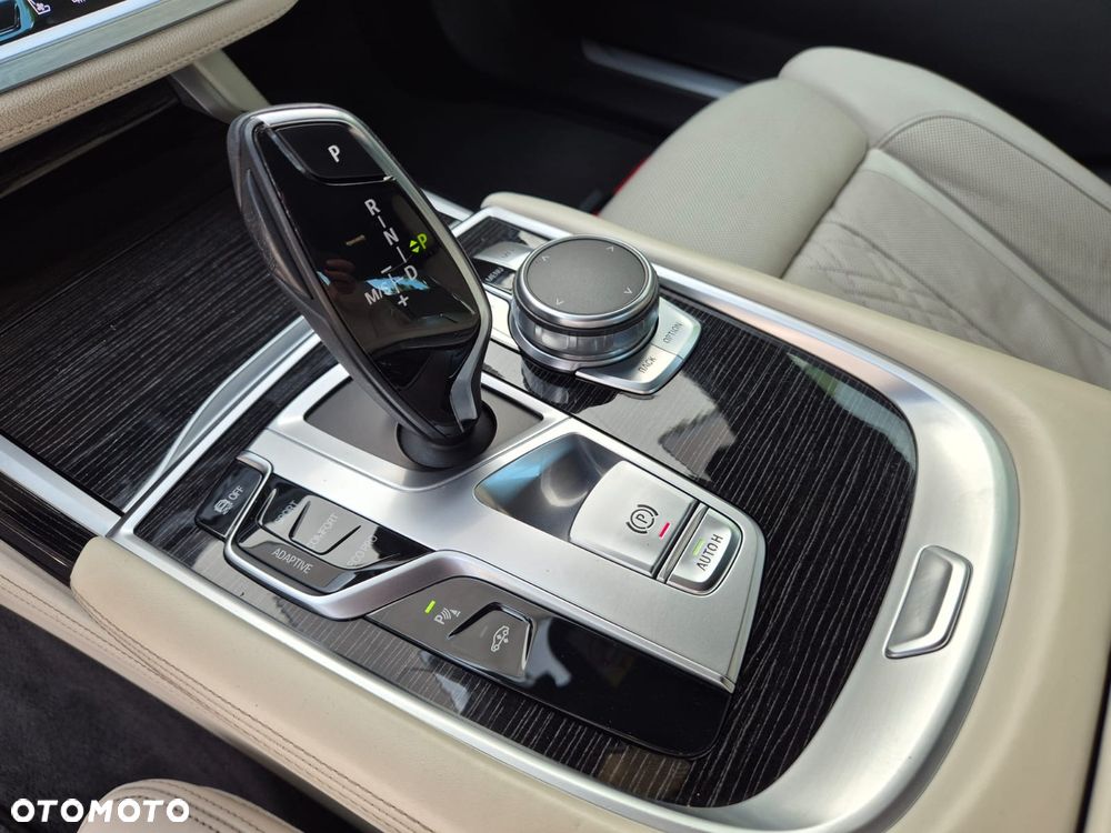 BMW Seria 7 740d xDrive - 15