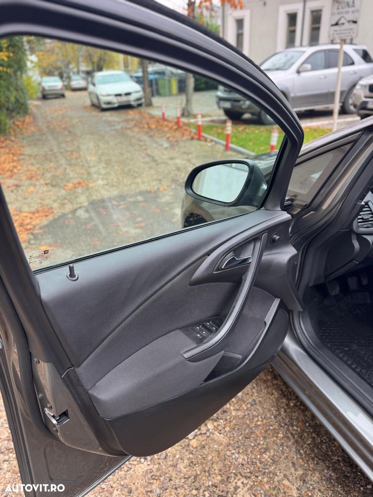 Opel Astra 1.4 Turbo ECOTEC Cosmo - 12