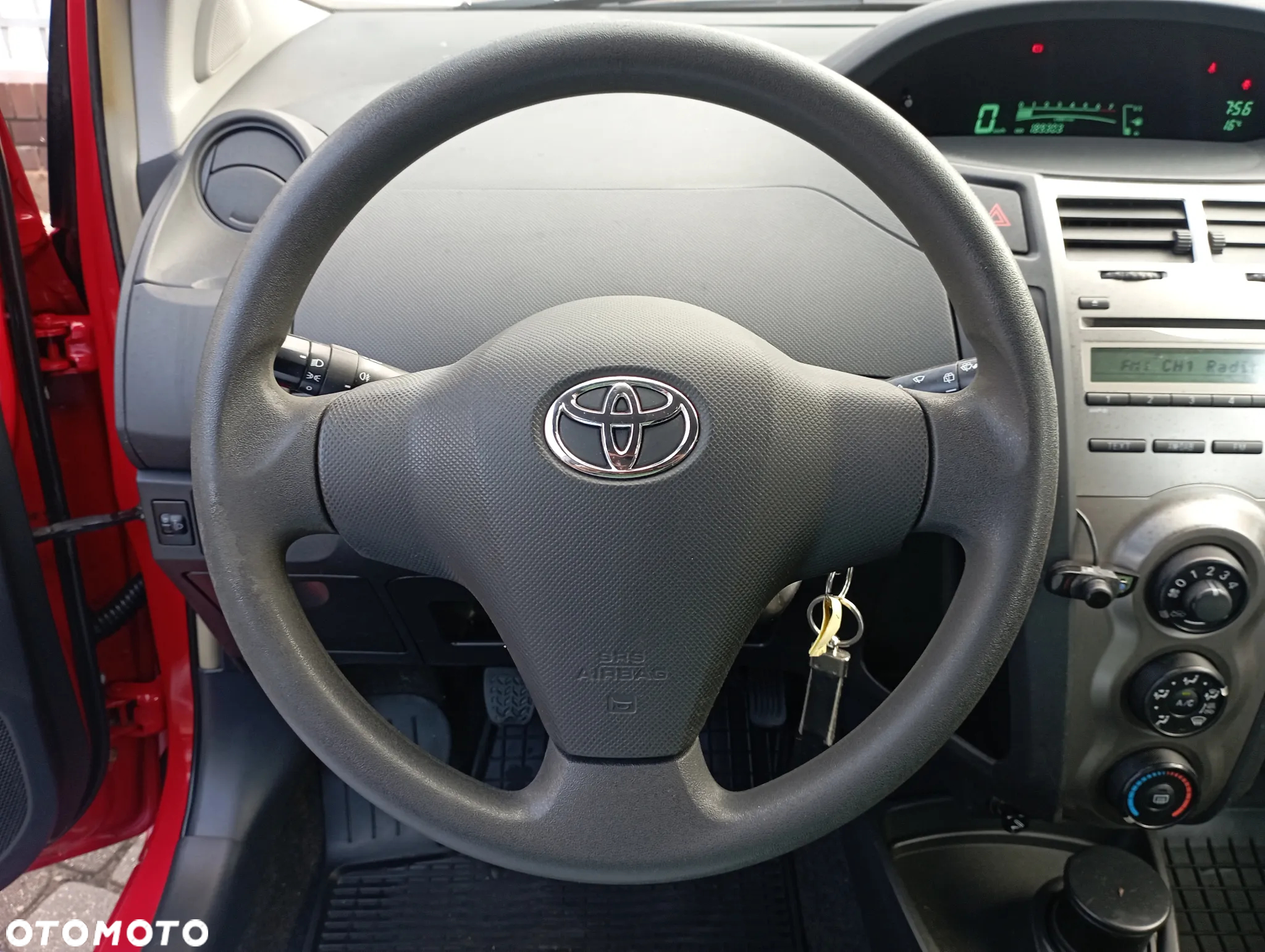 Toyota Yaris 1.0 Terra A/C - 12