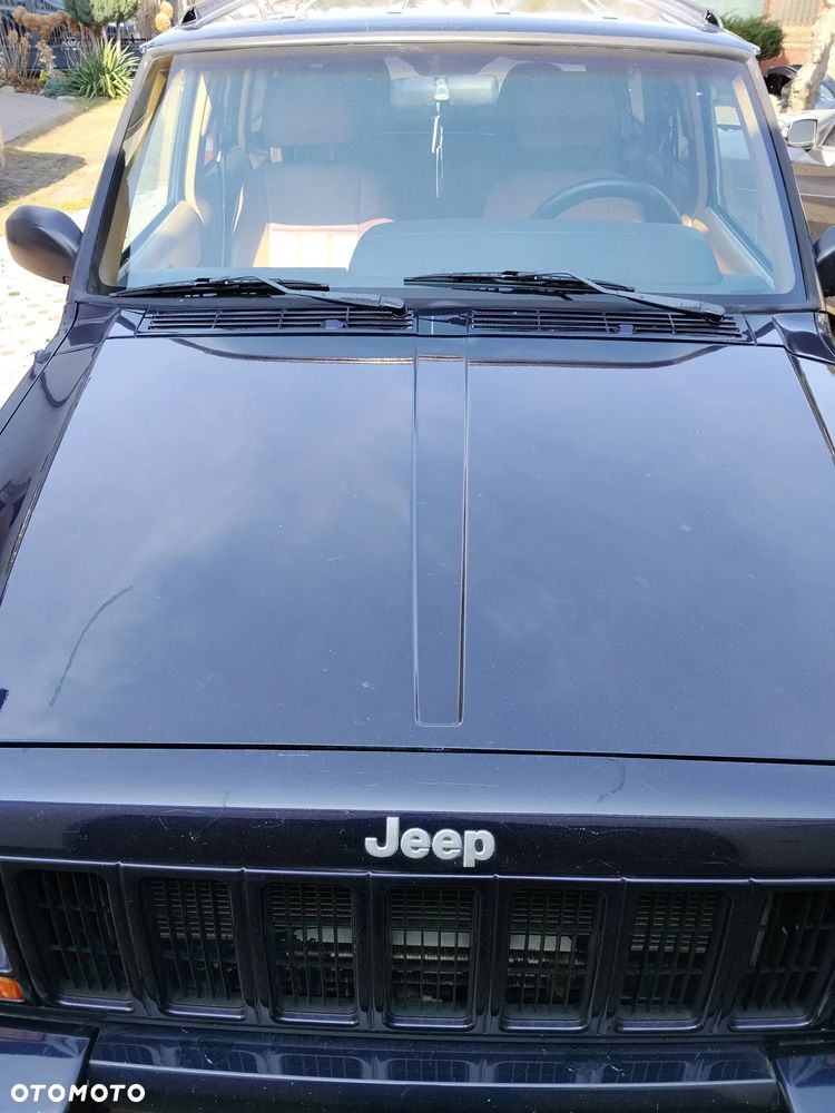 Jeep Cherokee 4.0 Limited - 23