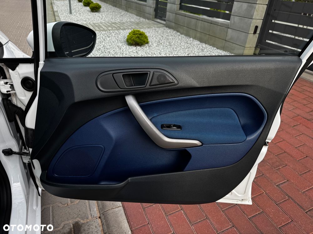 Ford Fiesta - 22