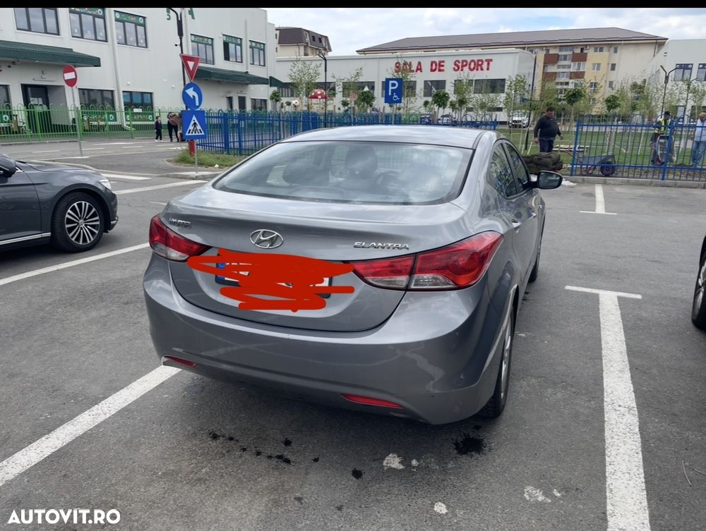 Hyundai Elantra 1.6 MPi - 6