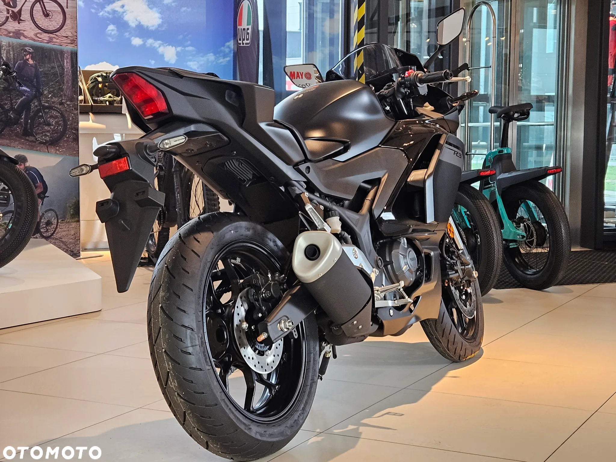 Yamaha R3 - 16