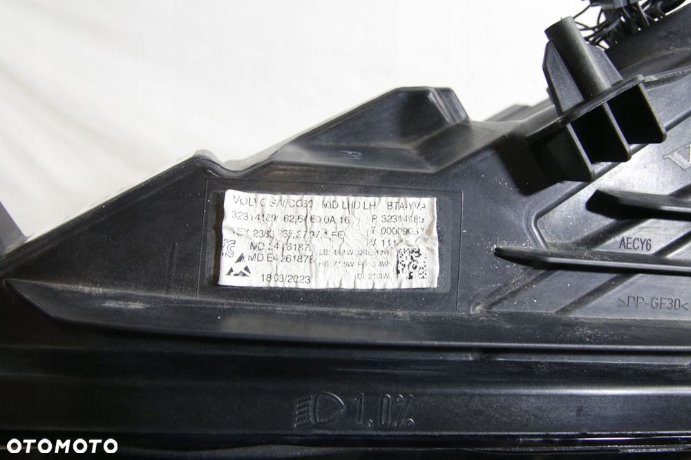 reflektor lampa mid full led europa oryginał volvo s60 3 v60 ii 2 2018-2024 - 6