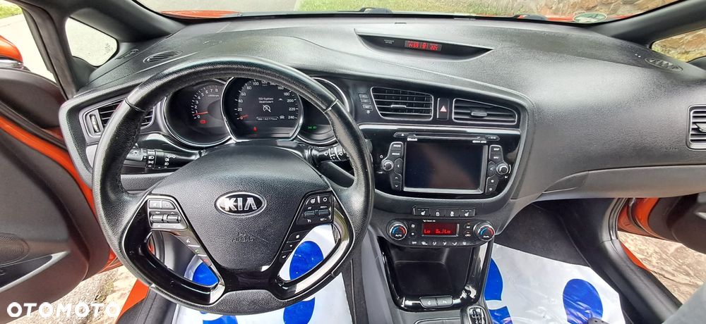 Kia Ceed 1.6 GDI ISG Platinum Edition - 10