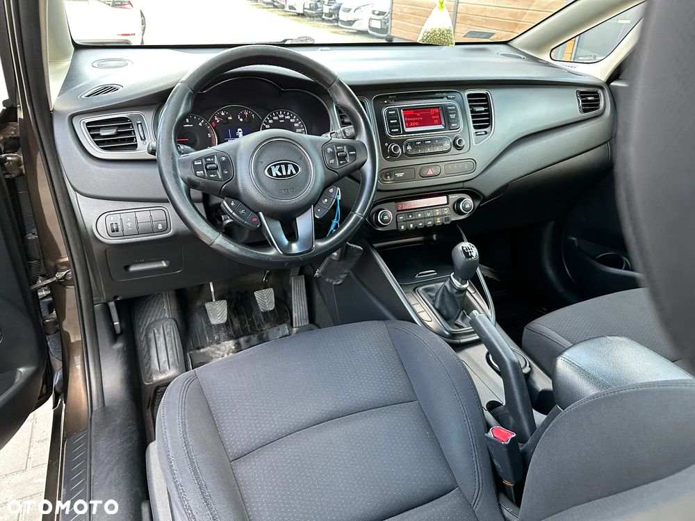 Kia Carens - 7