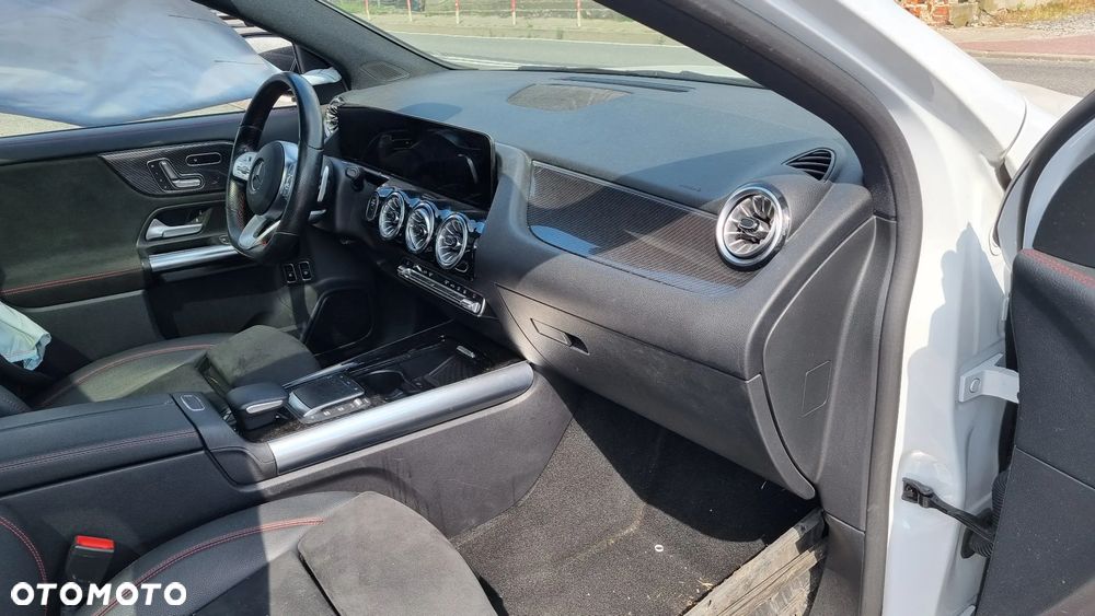 Mercedes-Benz GLA 250 e 8G-DCT AMG Line - 21