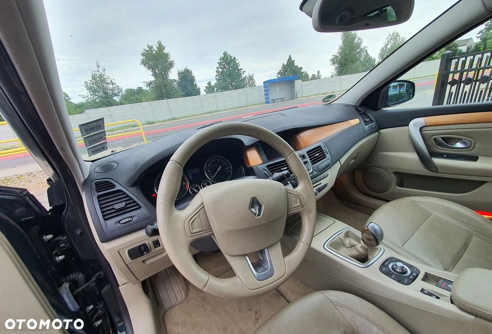 Renault Laguna 2.0 DCi Initiale - 11