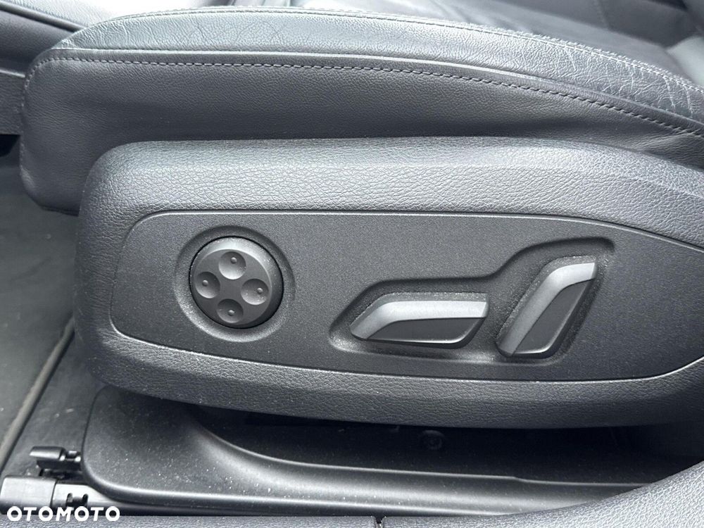 Audi A4 Limousine - 28