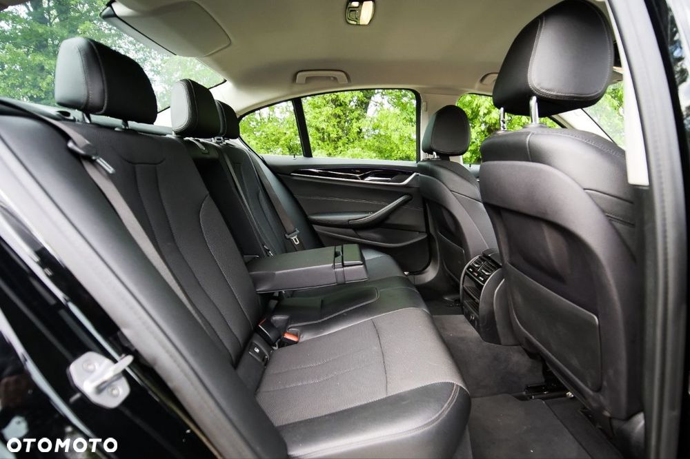 BMW Seria 5 518d Luxury Line sport - 17