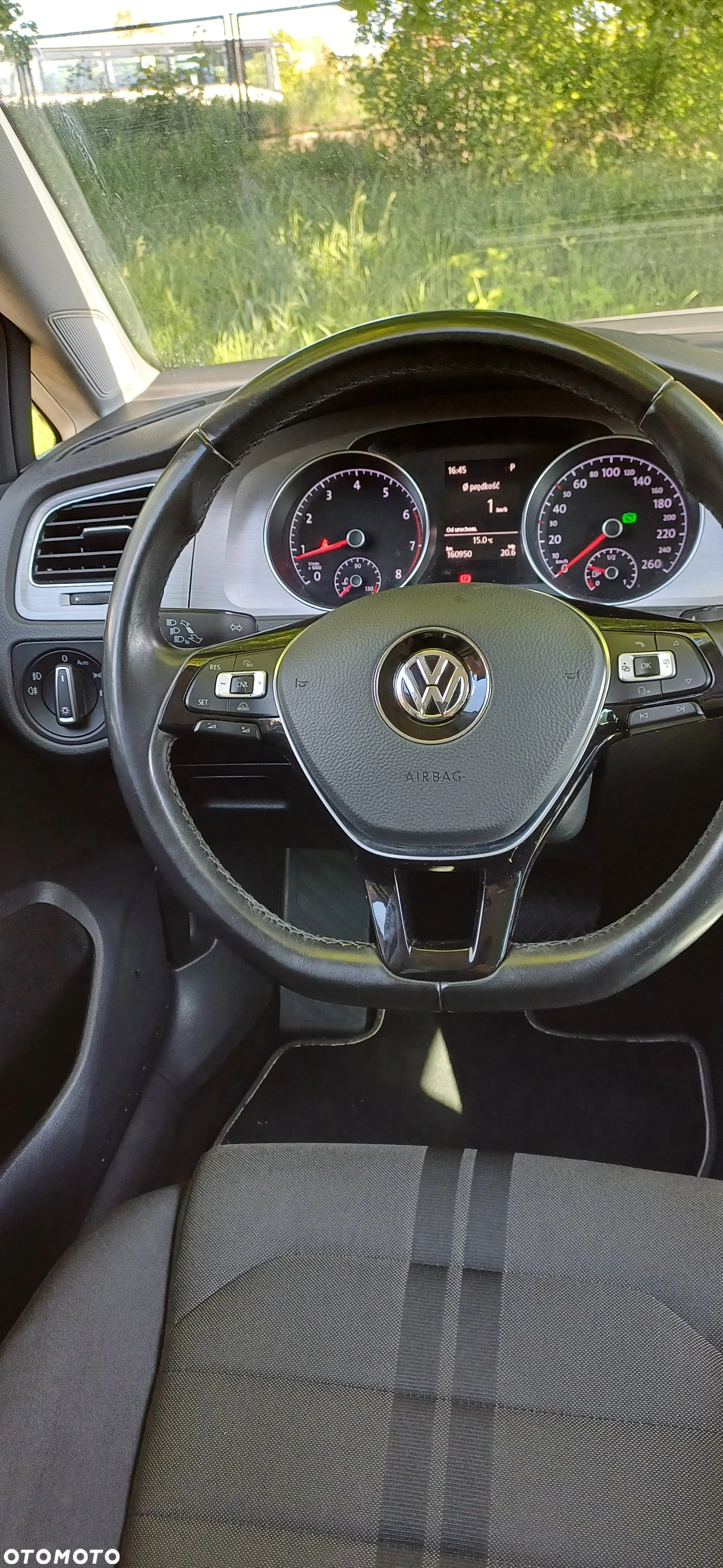 Volkswagen Golf - 30