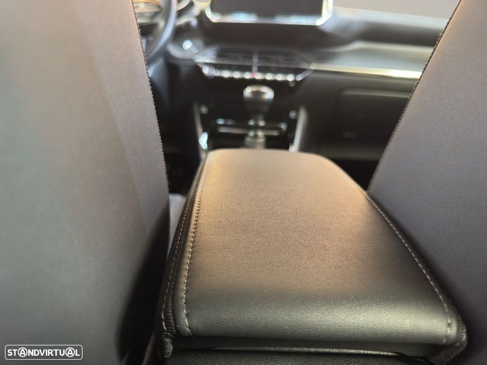 Peugeot 2008 1.2 PureTech Allure Pack — fotografia 13
