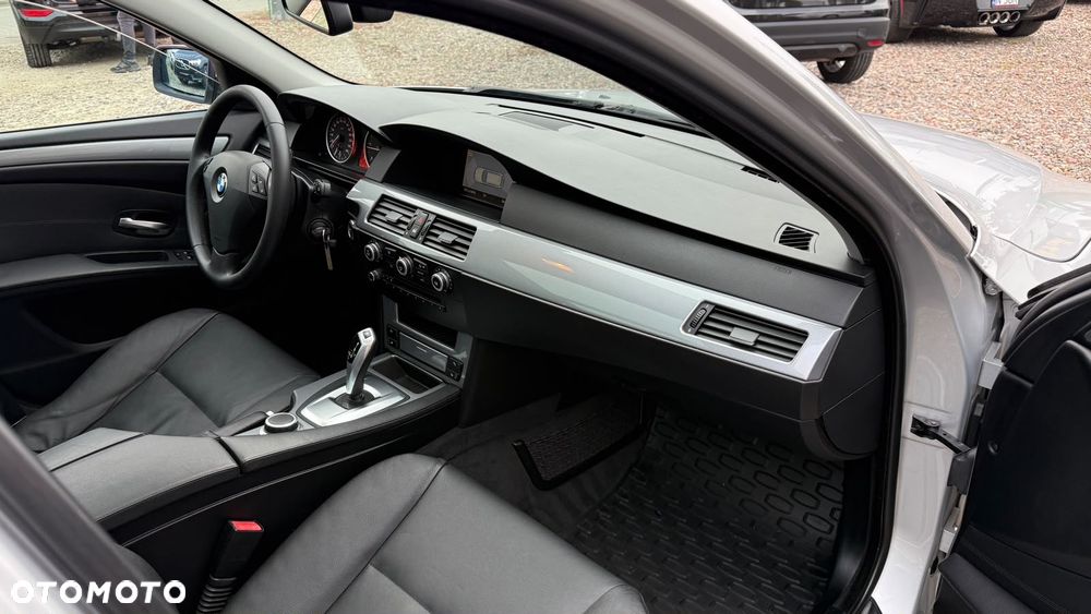 BMW Seria 5 520d Edition Exclusive - 22