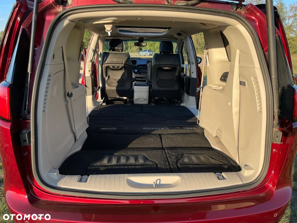 Chrysler Pacifica - 17