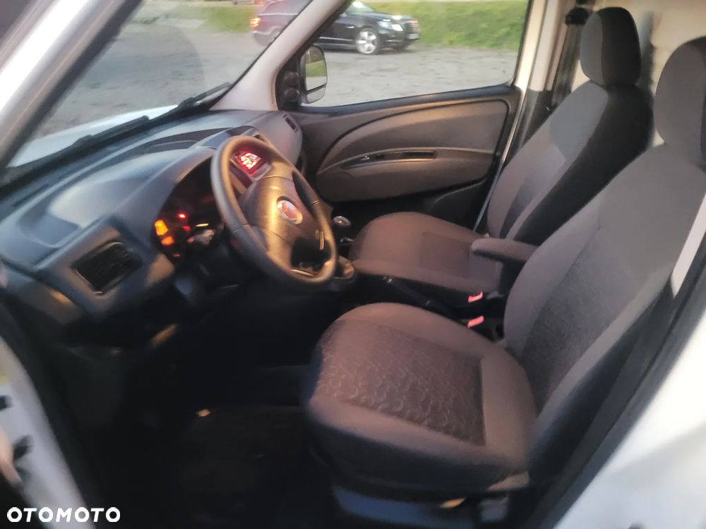 Fiat Doblo 1.4 16V Dynamic - 13
