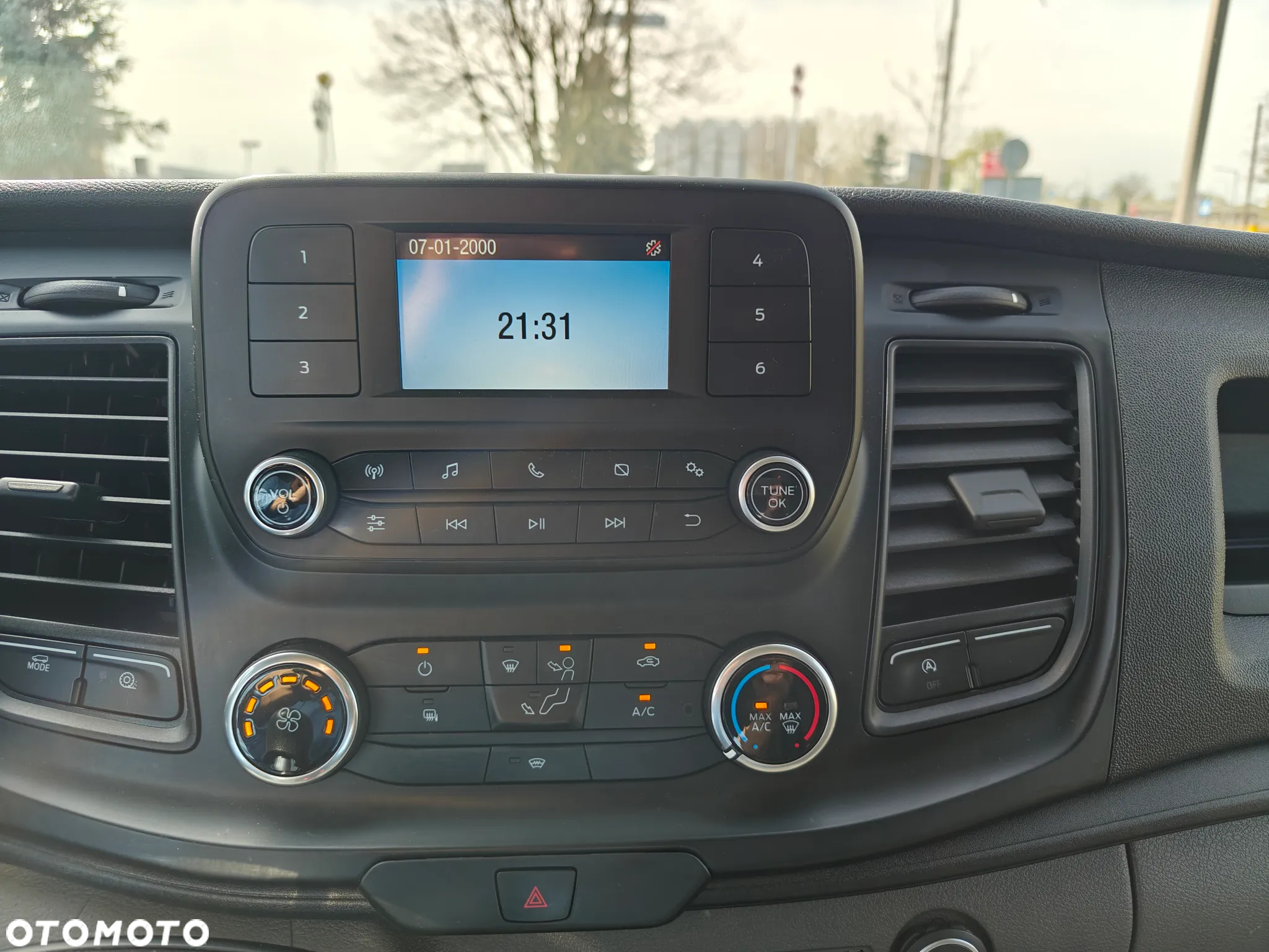 Ford Transit - 12
