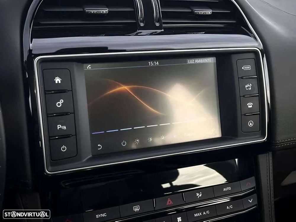 Jaguar F-Pace 2.0 i4D Portfolio AWD Aut. - 18