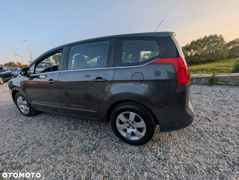 Peugeot 5008 - 9