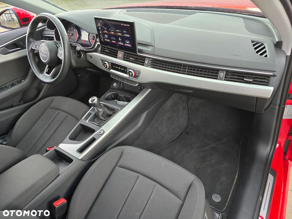 Audi A4 Avant 35 TFSI S line - 19