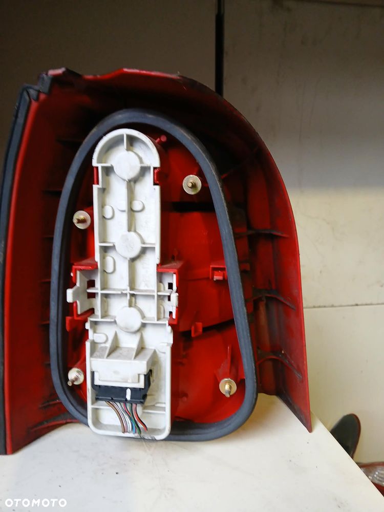 Audi A4 B5 kombi lift lampa tylna lewa, prawa - 5