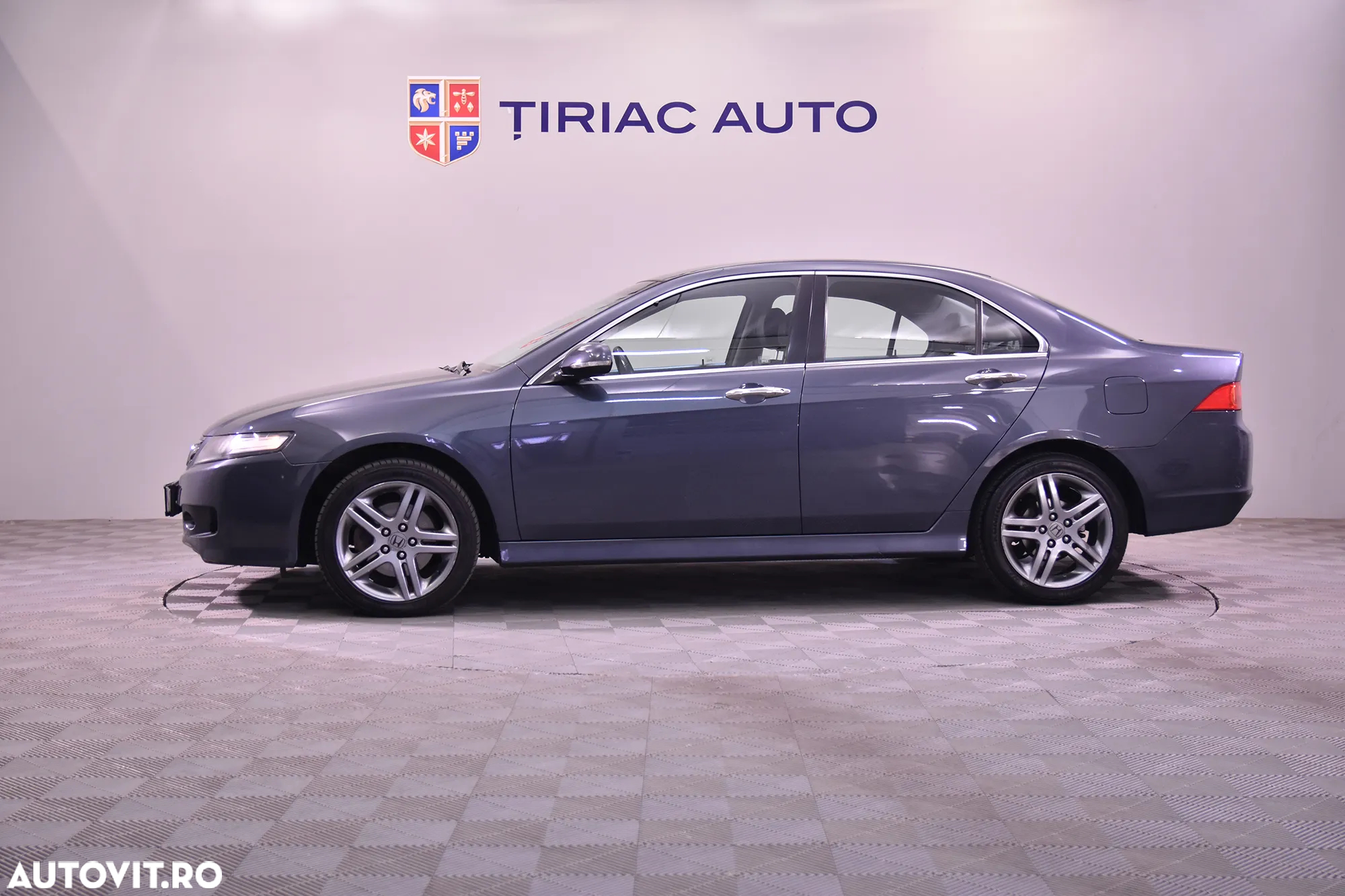 Honda Accord - 2